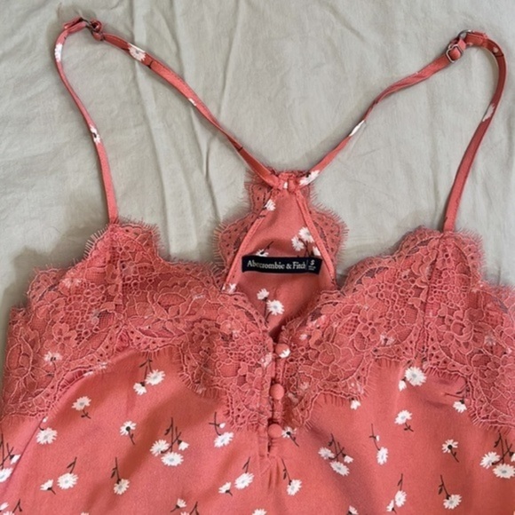 HP🏆 Womens Abercrombie & Fitch Lacey Adjustable Strap Flower Camisole Top Sm - Picture 6 of 7